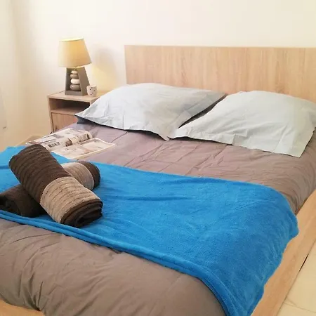 Apartman Le De Gaulle *